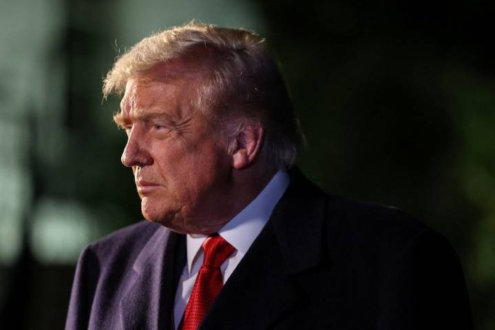 Trump intensifica la disputa comercial al revelar un incremento del 10% en aranceles a Canadá