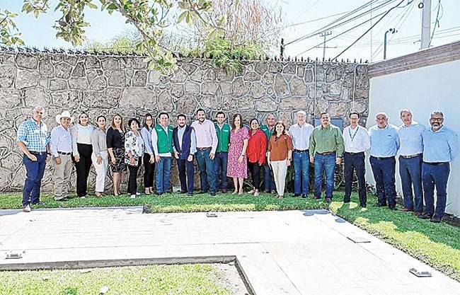 Impulsa Carlos Villarreal proyectos regionales con la CFE