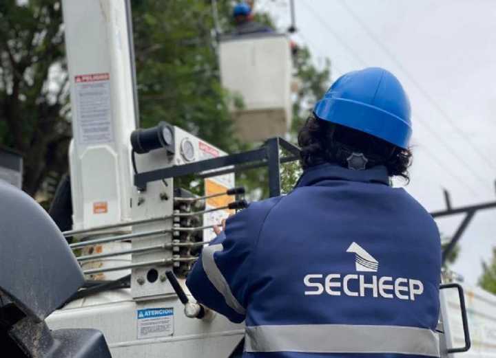 SECHEEP trabaja para reestablecer el servicio eléctrico en el sudoeste chaqueño
