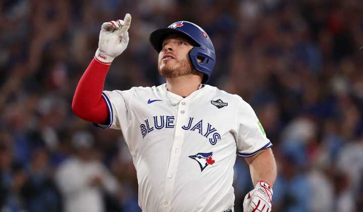 Con histórico cuadrangular de Kirk, Blue Jays apalea a Dodgers en el juego 1 de la Serie Mundial