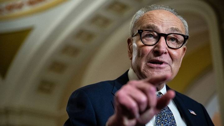 Schumer digs in as shutdown hits 2nd week, demands deal on Obamacare credits