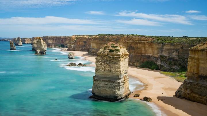 Rescue operation launched after hiker plunges metres from cliff near Victoria's Twelve Apostles