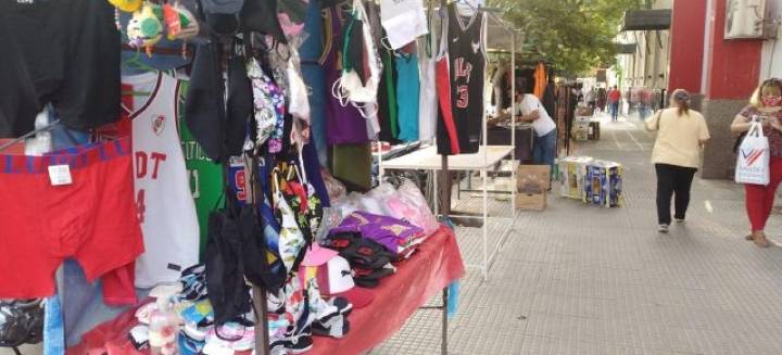 EL CENTRO COMERCIAL VOLVIÓ A CUESTIONAR AL COMERCIO ILEGAL Y APUNTÓ CONTRA EL MUNICIPIO