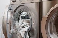 Why You Should Keep Your Washing Machine Lid Open After Laundry: Simple Tips to Prevent Odour and Mould