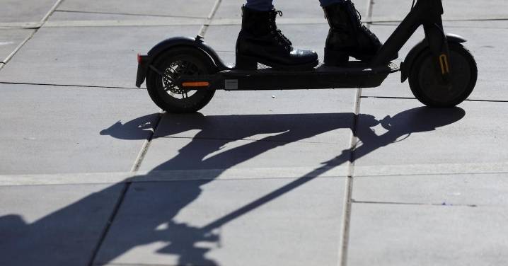 Marbella intensifica la vigilancia a conductores de patinetes eléctricos: casi el triple de sanciones en un año