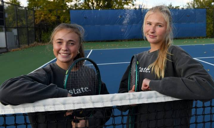 Tennis: Paulina Masherava, Kamila Tymarskis win state