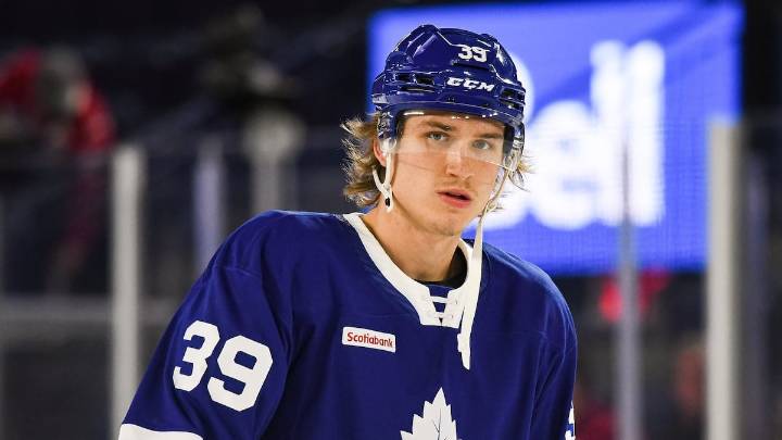 On roster deadline day, Lightning add enforcer Curtis Douglas