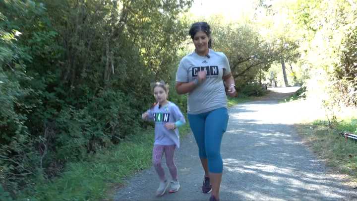 ‘They make her feel special’: Mom and daughter duo run to raise awareness for the Canucks Autism Network