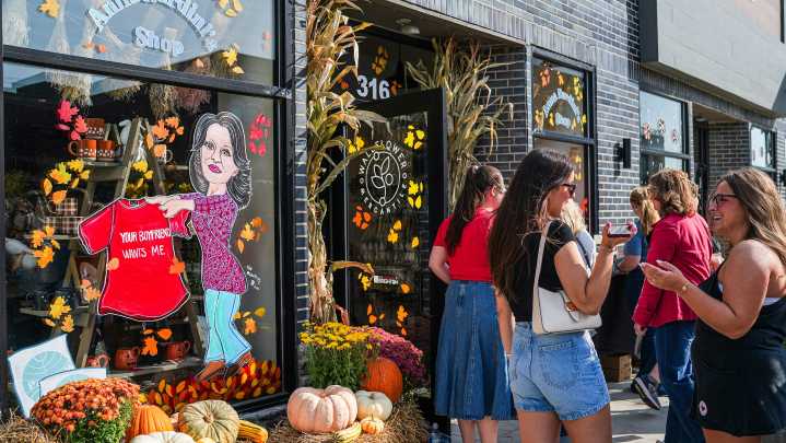 'Gilmore Girls' Stars Hollow Harvest event coming to Lapeer on Oct. 17