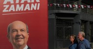 Los turcochipriotas votan en comicios vistos como una decisión entre acercarse a Turquía o a la UE