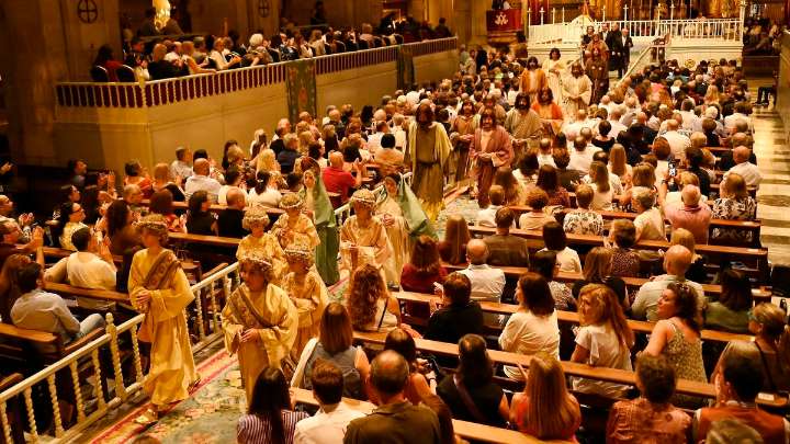 Elche pide un sello que recuerde el 25 aniversario del Misteri como Patrimonio de la Humanidad