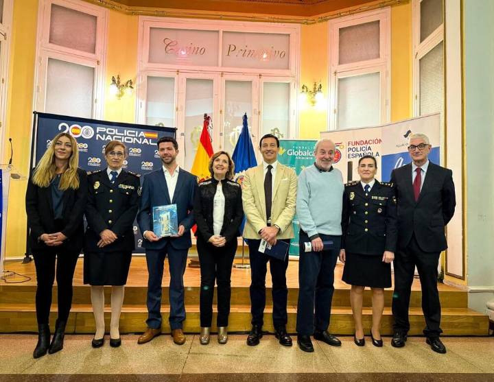 Borja Tabuenca Quílez recibió el premio de 'Relatos cortos'