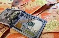 Lo dice Bloomberg: argentinos se deshacen del peso porque creen que el rescate de EE.UU está condenado al fracaso