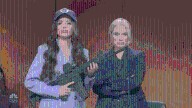 'SNL': Tina Fey, Amy Poehler Team Up as Drama Queens Kristi Noem, Pam Bondi