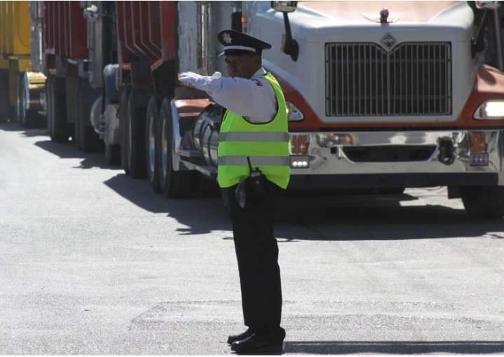 Desviará Seguridad Vial tráfico en la avenida Manuel J. Clouthier por hundimiento