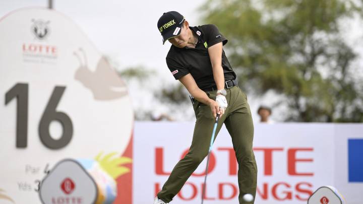 Akie Iwai leads LPGA event in Hawaii; Nelly Korda birdies first three holes, shoots 69