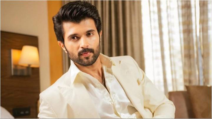 Vijay Deverakonda's car meets with accident in Telangana, actor escapes unhurt