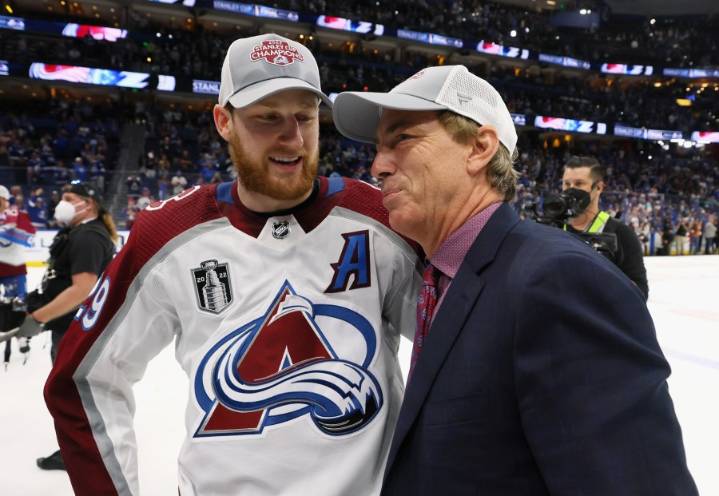 Sakic, MacKinnon somehow both hit Avs' record 1015 points in 870 games