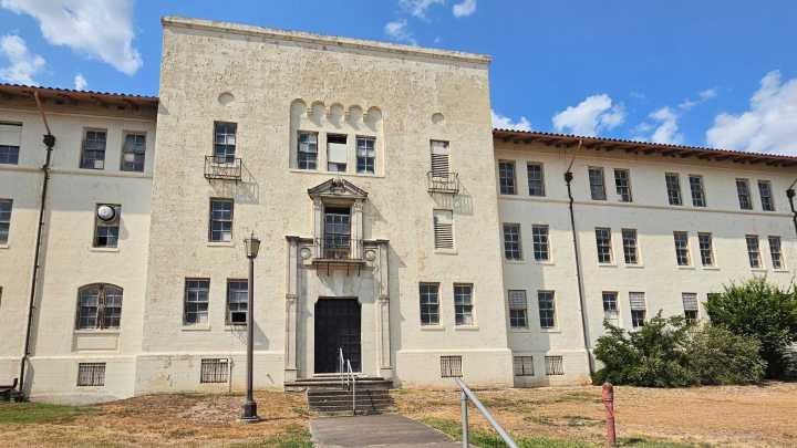 City preps 1930s-era Fort Sam building to be military health hub