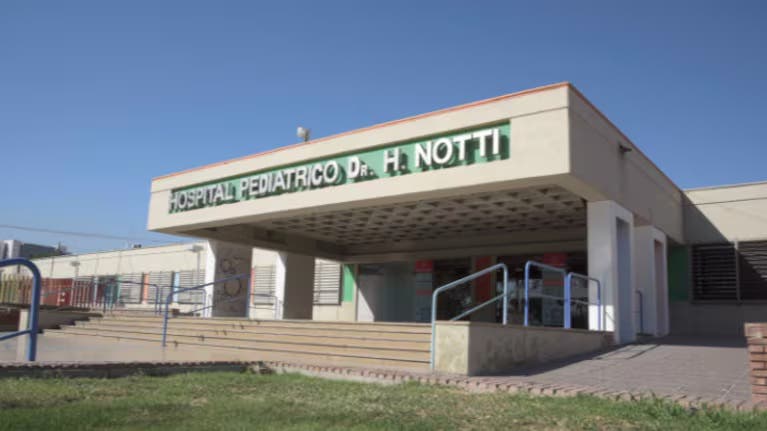 Mendoza: una nena de dos años metió el brazo en un secarropas y tuvieron que amputárselo