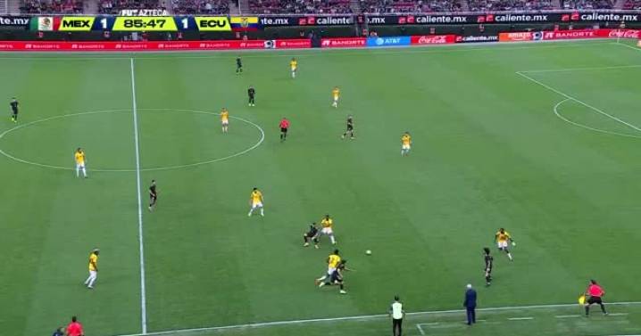 Marcel se la estrelló al portero. Ecuador se salva. 