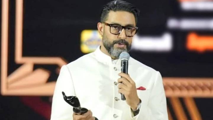 'Best Way To Shut You Up Is By..': Abhishek Bachchan Gives Befitting Reply To Journo Claiming Actor Buys Awards To Be Relevant
