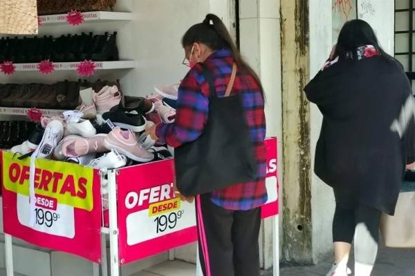Se incrementan 2.02% ingresos en comercio al menudeo