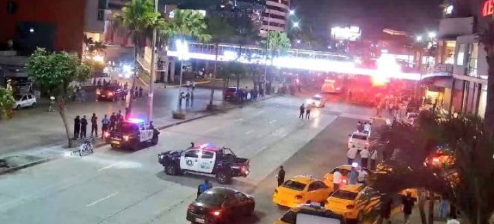 ECUADOR. NUEVOS ATAQUES CON EXPLOSIVOS DAÑAN DOS PUENTES Y SE AGRAVA LA CRISIS DE VIOLENCIA EN EL PAÍS