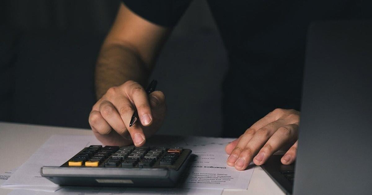 Only 10% of eligible borrowers refinance student loans despite potential savings. What’s stopping them?
