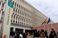 Acepta la condena por matar a un hombre al que golpeó con azadón para robar en su casa de Humilladero
