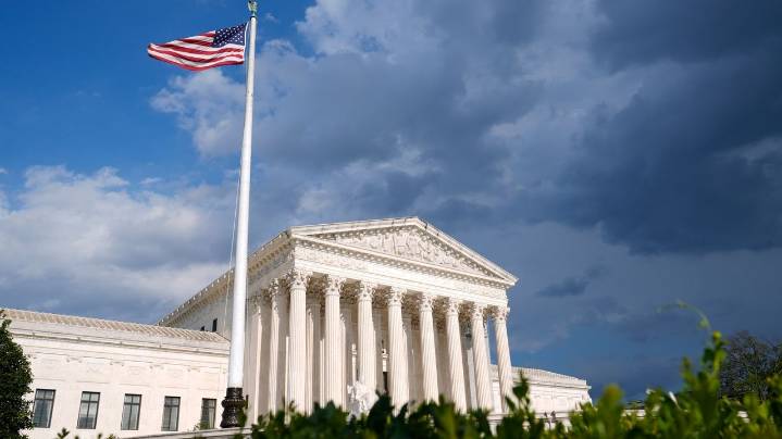 Supreme Court rebuffs push to revive Missouri law barring police from enforcing some U.S. gun laws
