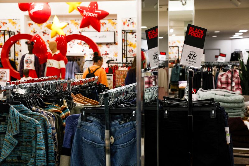 Factbox-US holiday sales growth to be muted this year, forecasts show