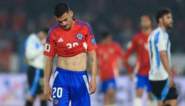 "No prendió mucho": la triste imagen que captó las miradas en partido entre Chile y Perú en La Florida