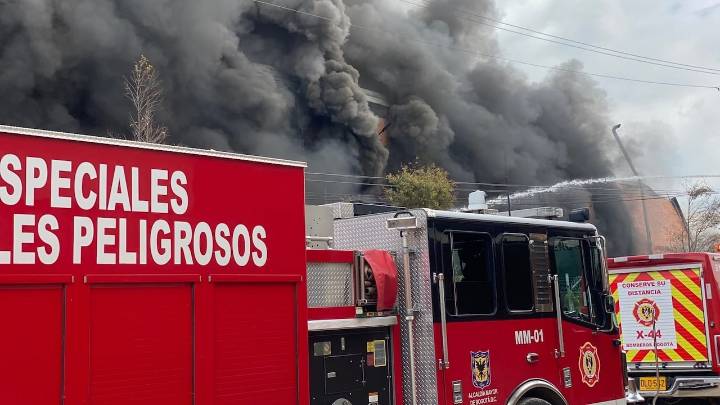 Personería le pone la lupa a cuestionado contrato para la compra de 7 maquinas de Bomberos que se pagaron en 2022 y nunca llegaron a Bogotá