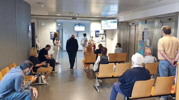 Los médicos prevén que en 2030 haya ya relevo a los doctores que se jubilen