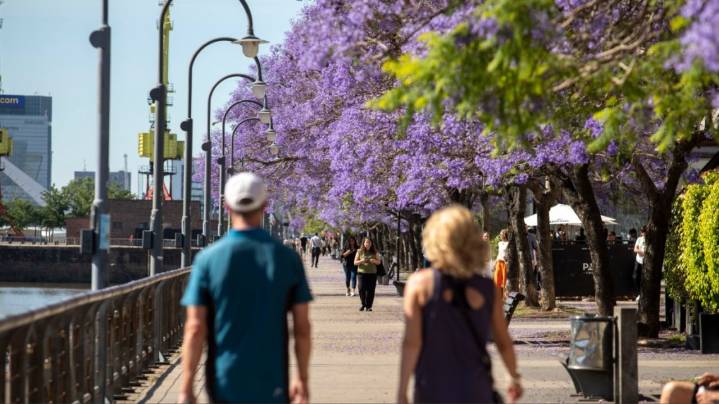 Sol y ascenso de temperaturas marcan la jornada; se afianza el ambiente primaveral en el centro del país