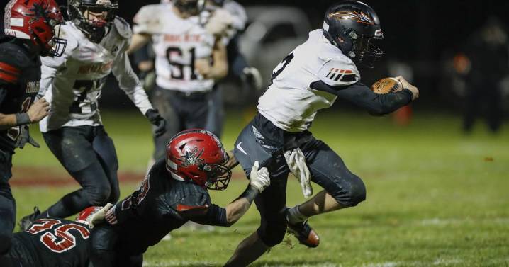 HIGH SCHOOL FOOTBALL: Backup quarterback plays role of hero for Rural Retreat