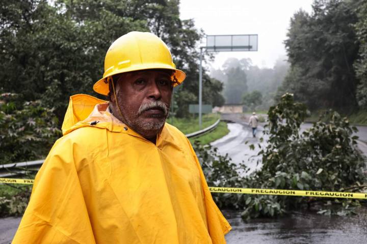 Emite alerta Protección Civil a alcaldes por fuertes lluvias en Puebla