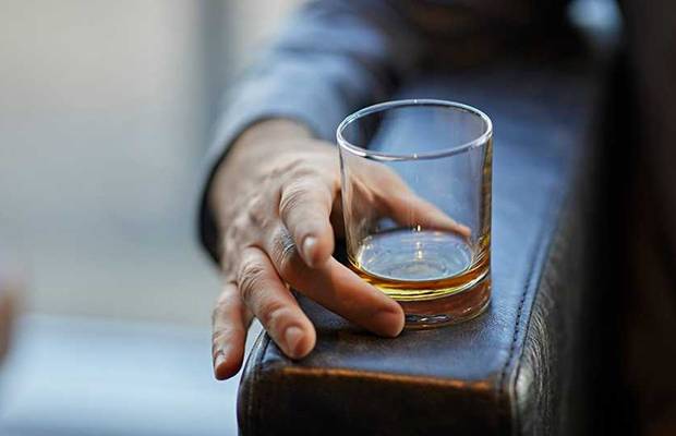 La OMS insta a adoptar políticas duras contra el alcohol para reducir los casos de cáncer