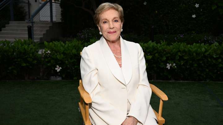 Julie Andrews Looks Stunning In Throwback Photo From Her First Wedding
