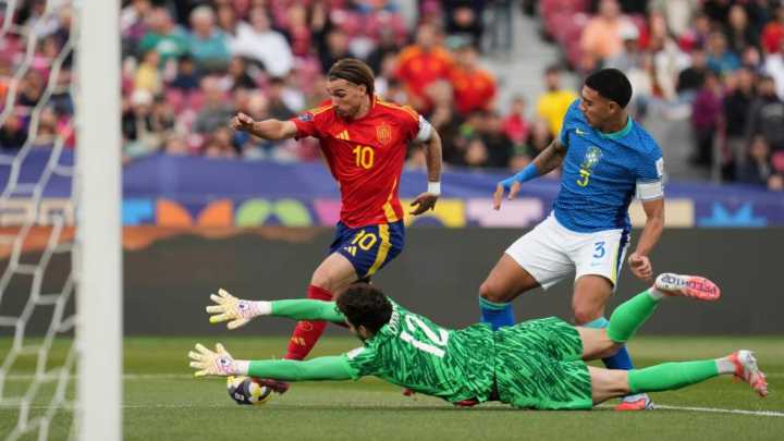 España sobrevive a lo Bravo