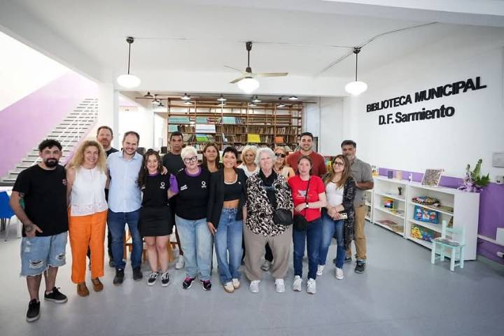 Mayra Mendoza supervisó las obras en la Biblioteca Sarmiento, realizadas con fondos 100% comunales