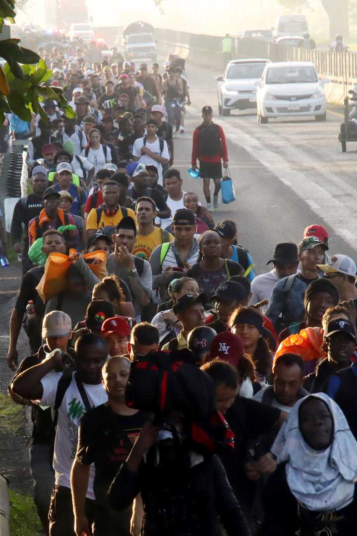 Nueva caravana migrante sale rumbo a Ciudad de México y descarta llegar a EE.UU.