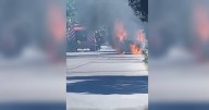 Las llamas devoraron un auto en plena calle 9 de Julio