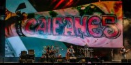 Caifanes convierte la espera en un ritual al compartir el escenario con sus fans