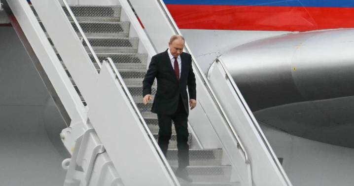 Putin health fears return as despot leaves Kremlin just once in weeks after 'limp'