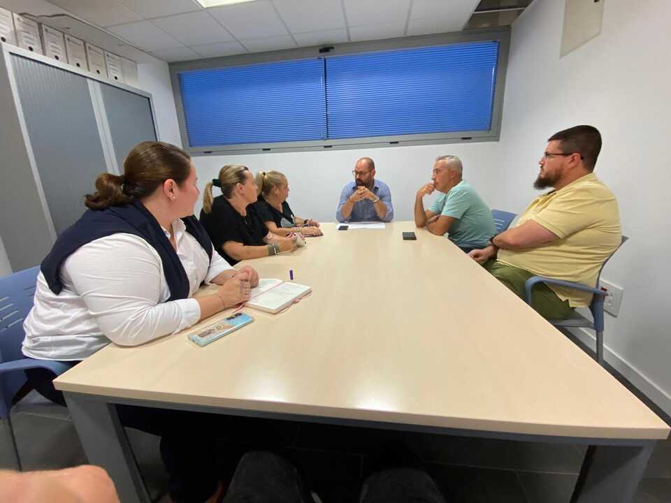 Ayuntamiento y Agrupación de la Redención coordinan acciones conjuntas para Navidad