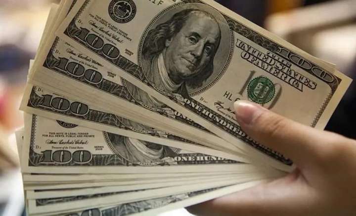 Dólar imparable: abrió la jornada a 1.450 pesos en el Banco Nación