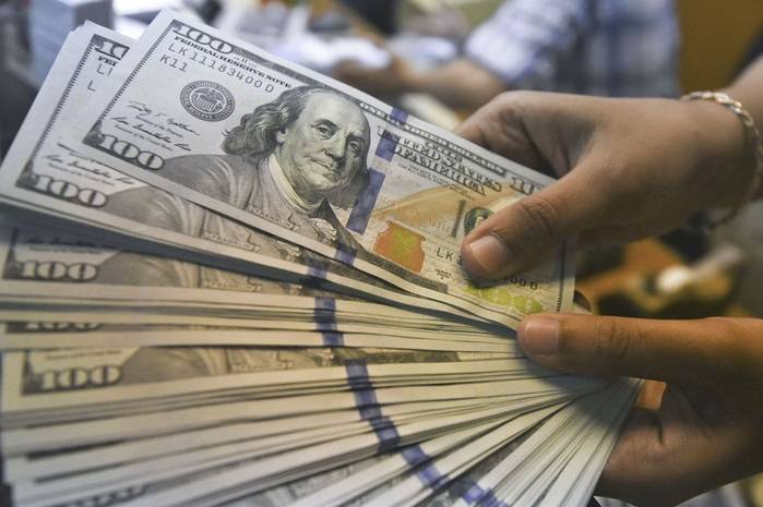 Ni Trump ni Bessent pueden frenar la escalada del dólar: el oficial cerró a $1515