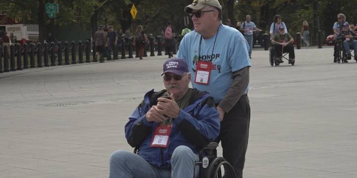 Maine veterans visit memorial wall in Washington, D.C during Honor Flight